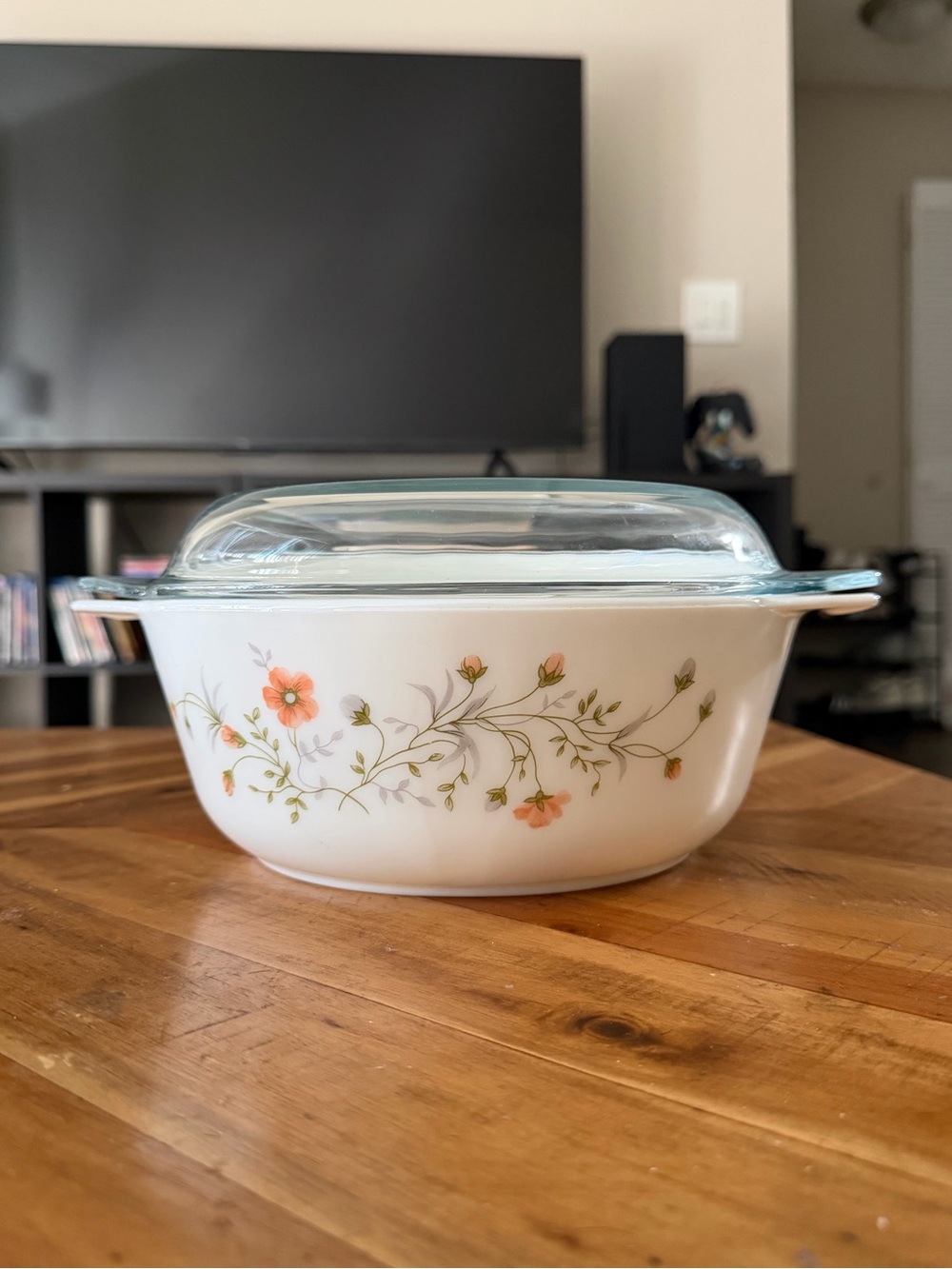 Vintage JAJ Pyrex Emily 2 Quart Casserole with Lid